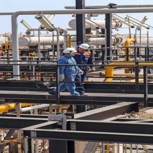  Lng Pétrole - pétrole gaz refinery agent--producing crude oil and natural gas and diesel en590--we are looking for customers all over the world we have a general office in the united states and an anex in geneva--our communications manager is available 7/7----please contact us--- 100 000.00