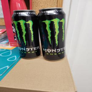 BOISSON ÉNERGISANTES  MONSTER  - boissons non alcolisée nous sommes à la recherche de tout acheteurs potentiels des boissons énergisantes marque ''monster'' peu importe la quantité... à un prix très intéressant. cannette de 50cl,  une palette correspond  à 88 plateaux de 24 canettes de 50 cl. veuillez bien 