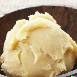  Beurre De Karité - matières grasses je vent de beurre de karit&eacute; en quantit&eacute; . c'est de la qualit&eacute; pure . c'est tres bon pour se pommader et lutter contre les problemes d'articulation . il rend la peau lisse