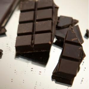  Recherche Fabricant De Tablette De Chocolat - café cacao thé bonjour, --je suis actuellement à la recherche d'un fabricant de tablettes de chocolat. j'ai une recette spécifique à mettre en œuvre,  en utilisant du chocolat noir. votre entreprise est-elle basée dans la région parisienne,  comme moi ? j'aimerais obtenir un d