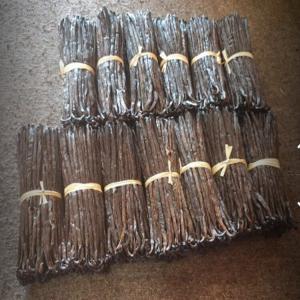  Dark Brown Grade Madagascar Vanilla Beans - aromatic spices specification our vanilla beans rank among the best and most flavorful in the market. we offer some of the finest extract beans available extract quality long 13 to 15cm moisture 15 to 25% color dark brown variety available vanilla beans cultivation type extract grade quality available