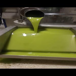  Huiles D'olive Extra Vierge - huiles  sp&eacute;cialistes dans la production de l huile d olive nous essayons d agrandir notre march&eacute; de travail par la commercialisation de notre produit. l extraction des vari&eacute;t&eacute;s qui ont &eacute;t&eacute; plant&eacute;es au verger la conduite de la culture en mode rai