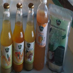  Vinaigre D'ananas, Pur Jus D'ananas Et Cocktail, - jus concentré sirop entreprise spécialisée dans la production des jus d'ananas et cocktails sans additifs,  vinaigre d'ananas,  ananas séché et farine de banane plantain verte 100% naturel avec une bonne qualité. nos produits sont nécessaires pour votre bien-etre naturel. 