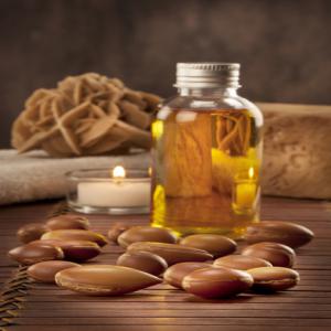 Huiles D'argan - huiles vente de huiles d'argan pur ,  elle pr&eacute;serve l'hydratation de la peau et a des vertus adoucissantes. sa forte teneur en vitamine e et divers acides gras font d'elle le soin parfait pour la peau. elle est rapidement absorb&eacute;e et peut donc &eacute;galement etre utilis&eacute;e en soin du v