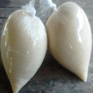  Vente De Placali Et Attieke Qualité Supérieure - féculents  chers membres.nous disposons de placali (p&acirc;te de manioc) et d'attieke de tr&egrave;s bonne qualit&eacute;.nous vendons le kg de l'attieke &agrave; 450 fcfa et &agrave; 400.000 fcfa la tonne nous vendons le placali &agrave; 250 fcfa le kg livraison sur abidjan. si vous etes dans le 