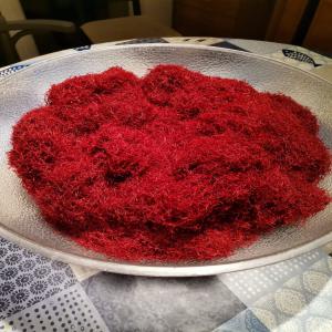  Safran - épices aromates notre safran bio est produit dans la baie du mont saint michel les fleurs sont recolt&eacute;es en bouton pour ne pas alterer le produit. la torr&eacute;faction se fait au four avec une grande pr&eacute;cisions.