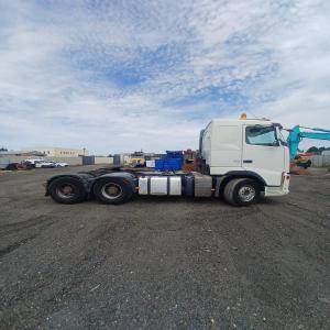  Tracteur Routier 6x4 Ptra 180 Tonnes Gros Pont - transport transit logistique bonjour----disponible à la vente----type- tracteur routier semi remorque --marque- volvo --modele- fh--annee- 2006 --kilomètres- 900 000--boite mécanique --hydraulique --pont reducteur ----poids total  tractable 180 tonnes ------machine prete à travailler----excellente co