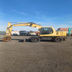  Pelle Sur Pneus Komatsu Pw 130 Es Active - matériels machines disponible &agrave; la vente ----type- pelleteuse sur pneus --marque- komatsu --modele- pw 130 es --annee- 2003 --bras d&eacute;port --patins + lame --attache rapide --2 godets ----tr&egrave;s bonne &eacute;tat 