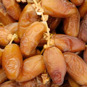  Dattes Tunisiennes (deglet Nour) - fruits et légumes nous vous proposons des dattes tunisiennes (deglet nour) de haute qualit&eacute;. nous pouvons fournir une quantit&eacute; importante avec un prix tr&egrave;s comp&eacute;titif. (500g 1kg 2kg 5kg 10kg) si vous etes int&eacute;ress&eacute; n h&eacute;sitez pas &agrave; nous contacter. 