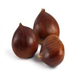  Châtaignes Fraîches - fruits secs et graines grillées les châtaignes sont des noix comestibles provenant de diverses espèces d’arbres du genre castanea. ils ont une saveur sucrée et noisette et une texture féculente. les châtaignes sont souvent associées aux fetes de fin d’année et sont utilisées da