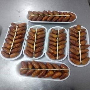  Dattes Deglet Nour Tunisienne - fruits et légumes nous cherchons des clients des dattes deglet nour et leurs d&eacute;riv&eacute;s,  un produit d'exception qui r&eacute;pondra &agrave; vos exigences en mati&egrave;re de qualit&eacute; et d'origine.--nos dattes deglet nour sont tri&eacute;es avec le plus grand soin pour garantir que seules les meille