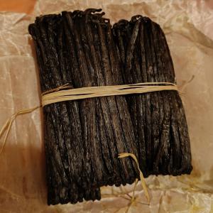  Vanille Bourbon De Madagascar - épices aromates bonjour ,  je vends de la vanille bourbon de madagascar à 1.5€ la gousse.--pour les intéressés,  veuillez me contacter svp . merci.--produit conditionnés aux normes exigées.--humidité optimal,  peut etre conservés sur plusieurs mois.--lieu rhône - 