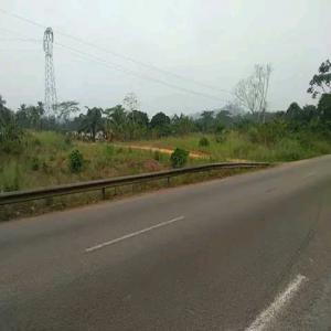  Terrain Agricole 500 Hectares Non Titré Makondo - mine terrain concession terrain agricole de plus 500 hectares non titr&eacute; &agrave; vendre ou &agrave; louer dans la sanaga maritime plus pr&eacute;cis&eacute;ment &agrave; makondo sur l'axe lourd yaound&eacute; douala le site est en bordure de route de l'axe nationale yaound&eacute; douala. le terrain est situ&e
