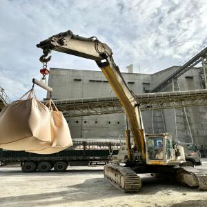  Clinker Fob $35/tm - ciment bonjour,  --actuellement  direct usine fob $35/tm disponible de suite. pouvons aller jusqu'à 50 000 tm/mois.--possibilité de négocier dans la limite du raisonnable.--merci de nous contacter par mail ou whatsapp.--nb - client uniquement ou intermédiaire client uniquement - 