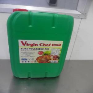  Huile Végétale Bonne Qualité En Stock Lomé. - huiles dispose 5 conteneurs d'huile v&eacute;g&eacute;tale en bidon de 20 litres au port de lom&eacute; &agrave; vendre.--marque - virgin chef,  bidon couleur verte.--