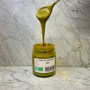  Pâte De Pistaches Bio Iran 100% Pistache - patisserie nous sélectionnons une variété de pistaches bien spécifiques pour fabriquer notre pâte de pistaches. --nos pistaches proviennent d'iran et sont certifiées bio,  notre pâte de pistache est faite uniquement à base de pistaches (sans sucre,  colorants