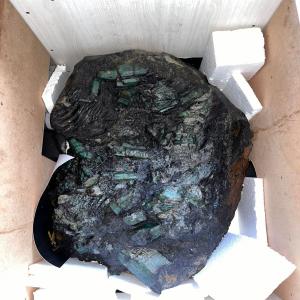  Pierre Émeraude Brut. - pierre roche &agrave; vendre &eacute;meraude brute exceptionnelle &agrave; vendre caract&eacute;ristiques origine br&eacute;sil poids 115 kg description nous sommes ravis de pr&eacute;senter une &eacute;meraude brute extraordinaire provenant des mines prestigieuses du br&eacute;sil. cette pi&eg