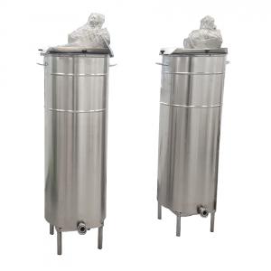  Cuve Chapeau Mobile Acier Inox 1000 Lt - matériels machines cuve a chapeau mobile en acier inox 1000 lt - d'occasion--cuve de forme cylindrique pour vin (et liquides fermo en général),  avec axe vertical sur fond inférieur plan incliné.--la structure repose sur des pieds de soutien en acier inoxydable profilés et est é