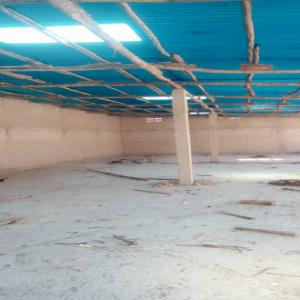  Ferme Céder - autres mise en vente d'une ferme a pahou / benin caract&eacute;ristiques  1000 m² de superficie 2 dortoirs sanitaires 1 magasin 1 bureau a finir 1 b&acirc;timent de 500m² avec syst&egrave;me d'abreuvoir automatique et &eacute;clairage 1 b&acirc;timent de 272m² avec &eacute;clairage + eau 2