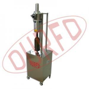  Capsuleuse Pour Capsules Vin Durfo Cap-tt/rt - vins machine con&ccedil;ue pour capsules de longueur maxi. 60mm--d&eacute;marrage du cycle de capsulage par poussoir--distribution manuelle de la capsule--machine mont&eacute;e sur bati avec roulettes pour facilit&eacute; de mouvements.--possibilit&eacute; de passer des bouteilles de 37.5cl &agrave; 150c