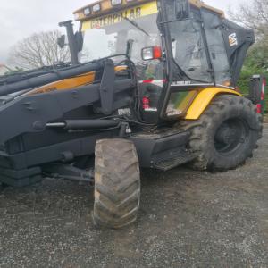  Tractopelle Caterpillar 438c - matériels machines  vend tractopelle caterpillar 438c turbo (moteur cat 3054t) puissance 97 cv poids 9.2 tonnes bon &eacute;tat g&eacute;n&eacute;ral 4500 heures boite power shift 4 roues motrices et directrices manuel ou automatique extension balancier godet 4en 1 rampe et feux arri&egrave;re le