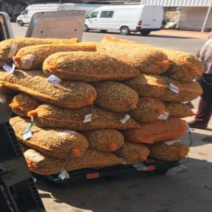  Gombo, Piments Et Arachides - fruits et légumes nous sommes une coopérative de producteurs du togo.----nous cherchons des clients qui peuvent nous acheter nos produits(piment rouge séché moulu ,  gombo séché / moulu,  arachide frais / grillé.----nous somme flexible pour les conditions de paiement