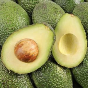  Avocat Hass - fruits et légumes nous disposons une dizaine d hectares de plantations d avocatier qui porte des fruits de bonne qualit&eacute; d avocat hass toutes personnes ayant dans le besoin peuvent nous contacter 