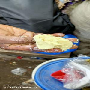 Beurre De Karite De Korogho - matières grasses basé a abidjan côte d'ivoire,  nous mettons a votre disposition du bon beurre de karité naturels 100% africain sans odeur,  blanc à utilisation cosmétique,  culinaire,  etc.. qui vient du nord de la côte d'ivoire. nous expédions partout dans le monde