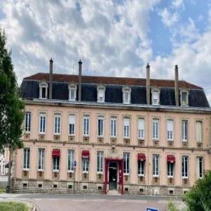  Vent Hôtel Restaurent - autres vent mur d'un h&ocirc;tel restaurent r&eacute;gion champagne en france h&ocirc;tel 30 chambre des travaux relaiss&eacute; ress&egrave;ment restaurent 50 couvercles salle de s&eacute;minaire 50 personnes actuellement lou&eacute;  5000.00€ par mois prix 620 000.00 euros pour les murs soi