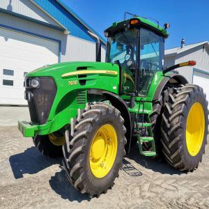  Tracteur John Deere 7930 - matériels machines je mets en vente deux (02) tracteur john deere 7930.. en tr&egrave;s bon &eacute;tat.  4570h  --autoguidage - oui--prise de force - 1000--largeur des pneus - normal --pour les acheteurs s&eacute;rieux,  veuillez nous &eacute;crire par mails. pour les curieux qui souhaitent en savoir plus,  le whatsapp