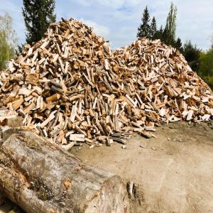  Vends Buches Bois De Chauffage 33 50 Vrac - bois charbon fibre je vends pour saison 2025 2026 2000 stères de buches bois de chauffage  en vrac   033 et 050 ,   disponible sur plateforme par semi remorque,  département 03  france --nous assurons le chargement. à partir de mai  2025.--nous produisons depuis   plus de 15 ans.--paiement dé