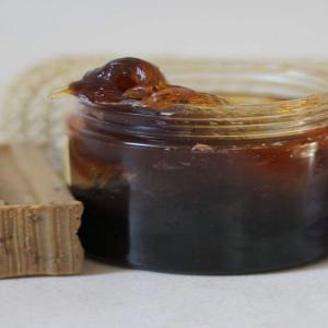  Savon Noir Traditionnel - hygiene entretien  nous fabriquons le savon noir pour hammam dans la pure tradition marocaine. formul&eacute; uniquement &agrave; base d'huile d'olive extra vierge . nous proposons un savon noir de haute qualit&eacute; que nous enrichissons &agrave; l' huile d'argan et aux huiles essentielles. nous vendons