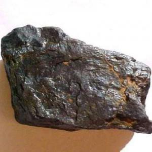  Tantalite - métaux tantalite (avec un indice assez rare)--- indice de pureté - 80% de tantale --- densité 16, 8--- pesée numérique --- analyse etc ...--- documents fournis - certificat exportation et importation