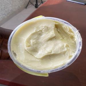  Beurre De Karité - matiere vegetale bonjour,  disponible au benin du pur beurre de karité du nord du pays en grande quantité et à un prix très compétitif- ---  3, 75 $ (usd) le kg.--- possibilité de prendre 25kg minimum.--- 3, 75 $ (usd) le kg--- monde--- 1kg--- plusieurs tonnes--salutations 
