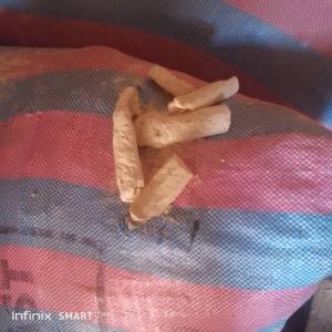  Manioc Séché Cocodé - féculents bonjour, -- je suis à la recherche de fournisseurs de manioc séché appelé communément côcôdé. je cherche 1500 tonnes livrées chez nous au prix de 160000 la tonne. n'hésitez pas à me contacter si vous pouvez nous livrer --nb- l