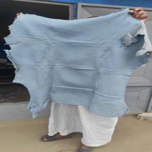  Peau De Chèvre Semi Tannée - autres  peau de ch&egrave;vre semi-tann&eacute;e disponible pour fourniture r&eacute;guli&egrave;re .-- deux &agrave; trois containers / mois--un container contient en moyenne 25.000 peaux-- le prix usine est 3000 f cfa la pi&egrave;ce.