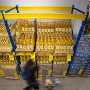  Sunflower Oil - huiles we have edible refined cooking oil like sunflower, corn, canola, soybean and olive oils available and ready for shipment, we sell at affordable prices and our oils come with all documents