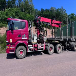  Camion Grumier Forestier - matériels machines scania r620 ann&eacute;e 2014 ; 796000 km &eacute;quip&eacute; grue epsilon 300  double t&eacute;lescope remorque friedrich directionnel ann&eacute;e 2003 rond a bille chang&eacute; sur les 3 essieux . bon &eacute;tat camion suivie et entretenu par concessionnaire . prix 60000 a d&eacute;batt