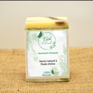  Savon Artisanal Naturel - hygiene entretien je vends des savons solides artisanal  naturel à base de huile d'olive,  huile de coco et huile de ricin,  la qualité des huiles est supérieure et aussi le fameux savon marocain  à huile d'olive de région .