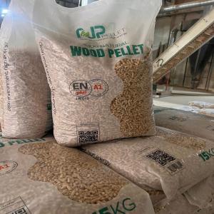  Pellet De Bois Wood Pellets - energie renouvelable producteur de pellets de bois ,  litières chat / cheveaux  en grande quantité - sac de 15kg ,  big bags  wood pellet manufacturer ,  cats / horses litter in big quantities - 15 kg bags ,  big bags. 