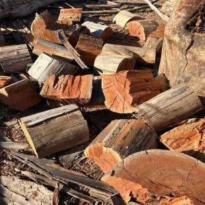  Bois De Chauffage - bois charbon fibre bonjour,   nous vendons du bois de chauffage sec,  avec une qualité d'allumage optimale.  plusieurs variétés disponible.  pins / eucalyptus.  nous laissons notre bois séché 2 ans dans nos dépôts avant de le vendre.  n'hésitez pas à me conta
