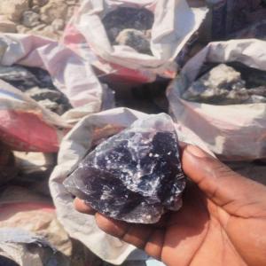  Cherche Acheteur De Fluorite - autres bonsoir à tous ,  j ai camions de chargement de fluorite,  80 % à  vendre au nigeria en prix fob de 250 euro la tonne.tres belle couleur à voir sur la photo.