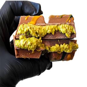  Tablette De Chocolat Fourrée - produits sucrés les fameuses tablettes de chocolat 200g fourrées made in dubai disponible en grosse quantité (minimum 50 pièces)  qualité prémium !!! saveurs disponible -  pistache / kunafa  et spéculos