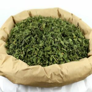  Feuilles D'ortie Séchées - épices aromates produit bio. origine- tunisie. l'ortie,  c'est l'une des plantes médicinales les plus efficaces,  riche en vitamines a,  b et c.l'ortie est également fortement minéralisée en fer,  calcium,  magnésium,  potassium et phosphore. les bienfaits connus de l'ortie sont- - tr&e