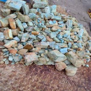  Cherche Partenaire - pierre roche bonjour, ----je suis bas&eacute; &agrave; madagascar et propose des mat&eacute;riaux de qualit&eacute; tels que le mica,  les cristaux de fonte et le b&eacute;ryllium,  directement extraits de nos carri&egrave;res.----si vous etes &agrave; la recherche d'un fournisseur fiable,  je suis &agrave; votre di