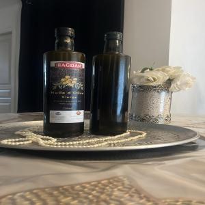  Huile Olive D'algérie - huiles huile d'olive vierge 100% naturelle d'algérie.--nous proposons une huile d'olive de qualité exceptionnelle,  extraite selon des méthodes traditionnelles,  pour la saison 2024/2025. --produit 100% naturel,  sans additifs ni conservateurs.--nos atouts - prix compétitifs adapt&