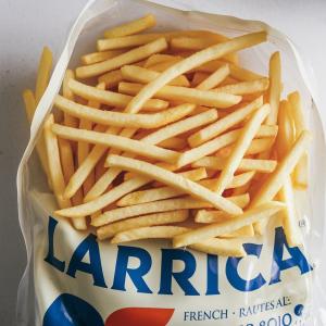  Frozen French Fries - fruits and vegetables we are a spanish company with our production factory is in dominican republic. we can supply frozen french fries.  our format 5/5; 7/7; 9/9; 10/10,  we use sunflower oil for its production.--we can supply 2.112.000 kilos per month. we can develop on demand the label bag or our brand name. --our produ