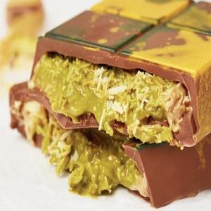  Tablette De Chocolat Kunafa Viral Dubai - autres en tant que grossiste,  nous vous proposons la tablette virale de dubaï en qualité premium,  un produit haut de gamme qui combine performance,  durabilité et design moderne. nous assurons l'envoi rapide et sécurisé directement en france et dans le monde entier,  avec la possi