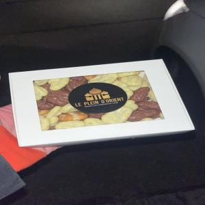 Noix de Pecan enrobée - fruits secs et graines grillées nous importants des noix de pecan enrobé de dubaï--les goûts disponible sont - caramel,  cappuccino,  coco,  fraise,  chocolat noir,  chocolat au lait,  chocolat blanc,  cacao,  orange