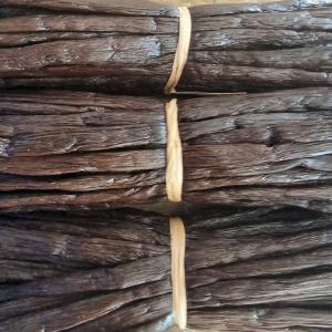  Vanille En Gousse - épices aromates bonjour,  --je vends des gousses de vanille venant de notre exploitation.  si vous etes intéressé n'hésitez pas à me contacter. 